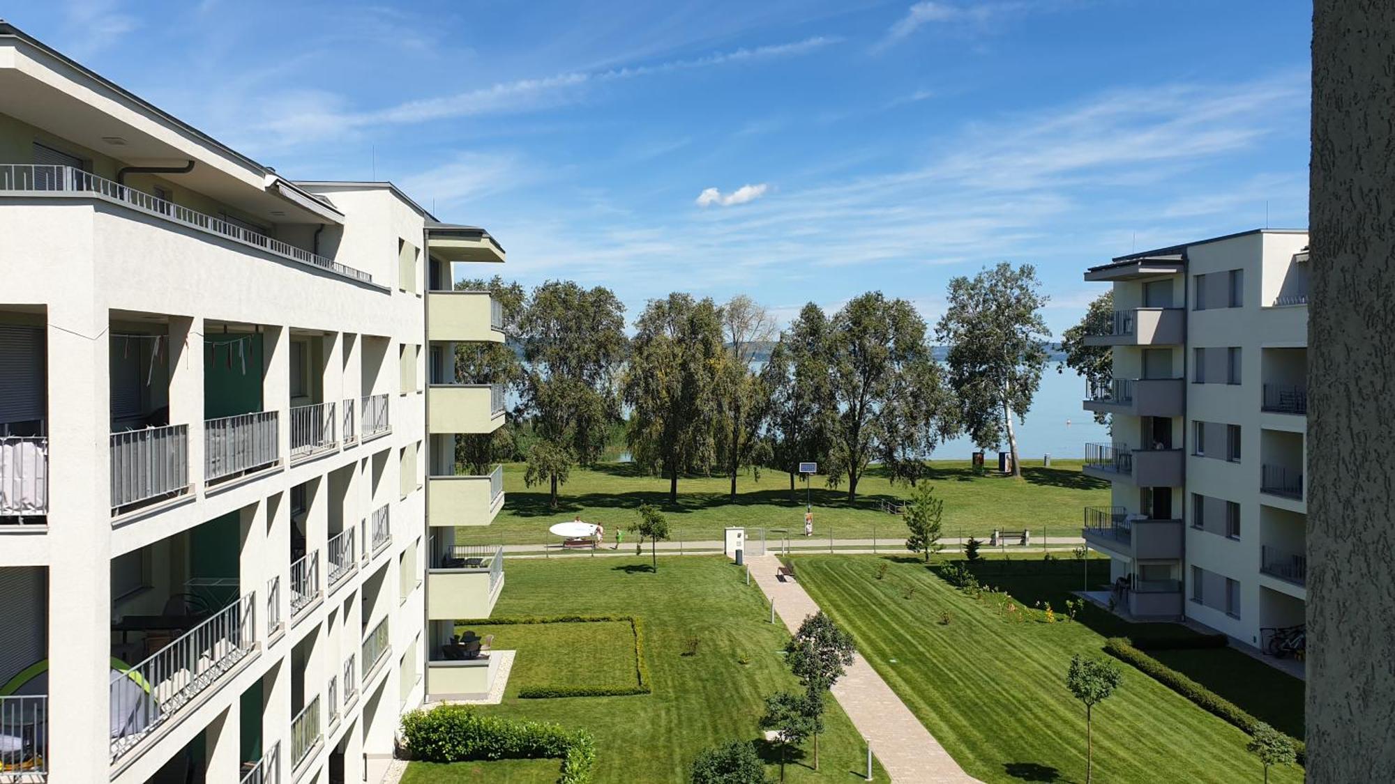 Lelle Resort Cb34 Balatonlelle Exterior photo