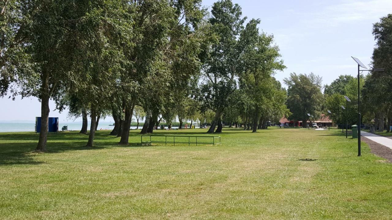 Lelle Resort Cb34 Balatonlelle Exterior photo